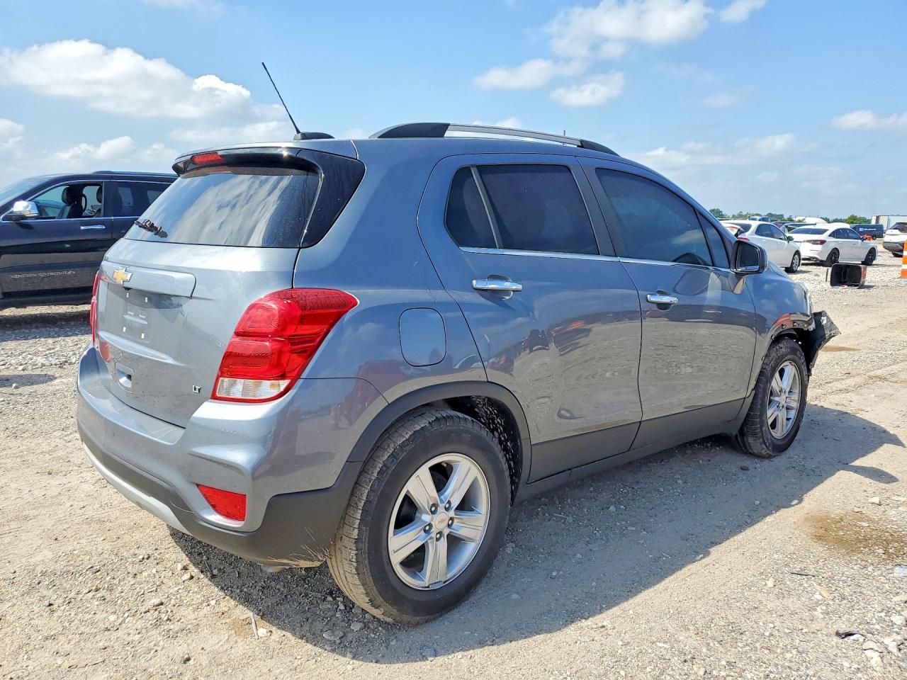 2019 Chevrolet Trax 1Lt - Image 3