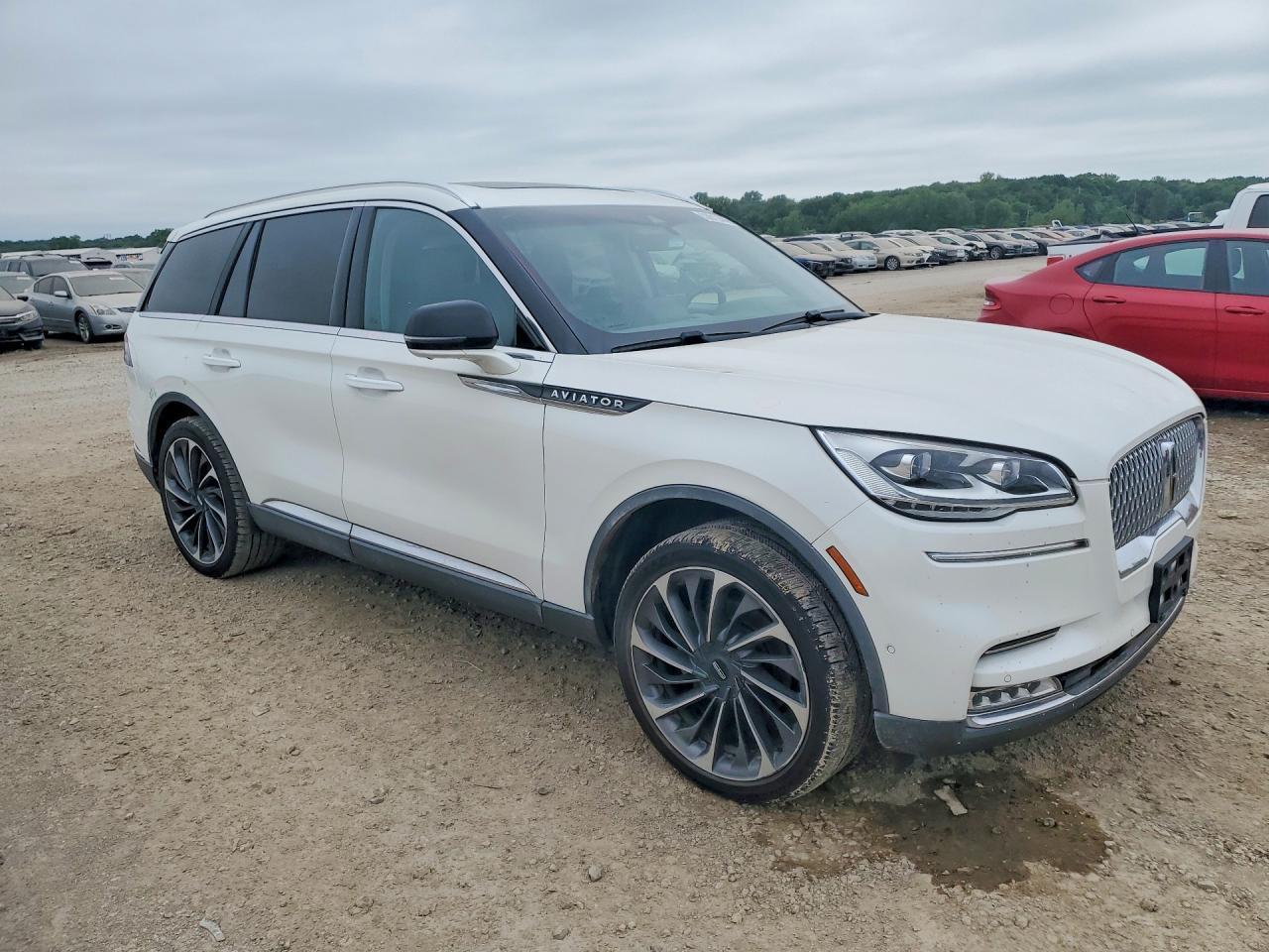 2020 Lincoln Aviator - Image 4