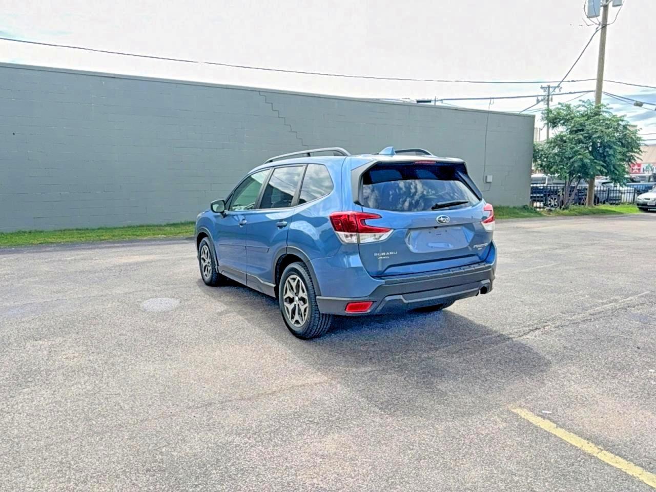 2020 Subaru Forester Premium - Фото 3