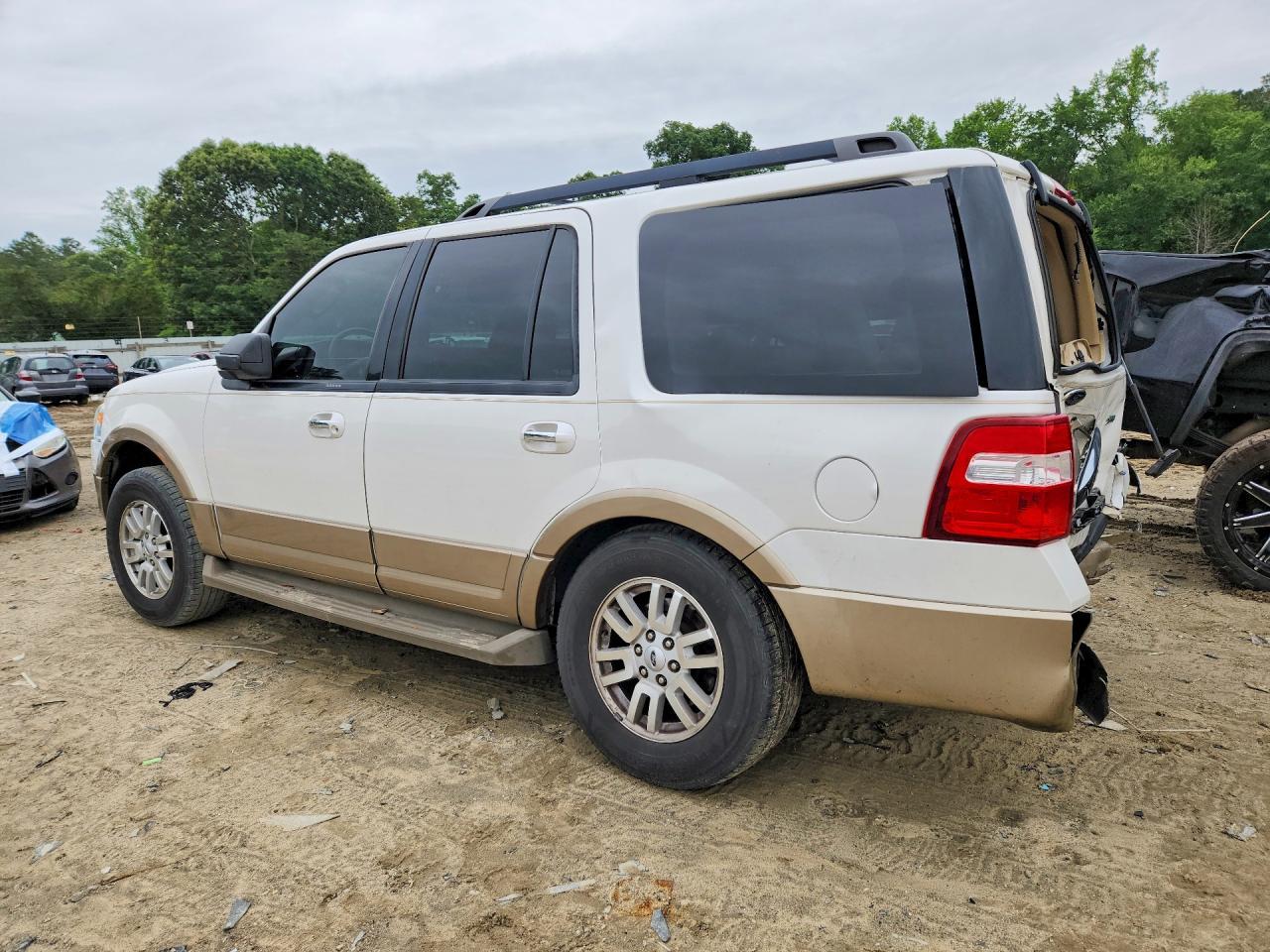 2014 Ford Expedition Xlt - Image 2