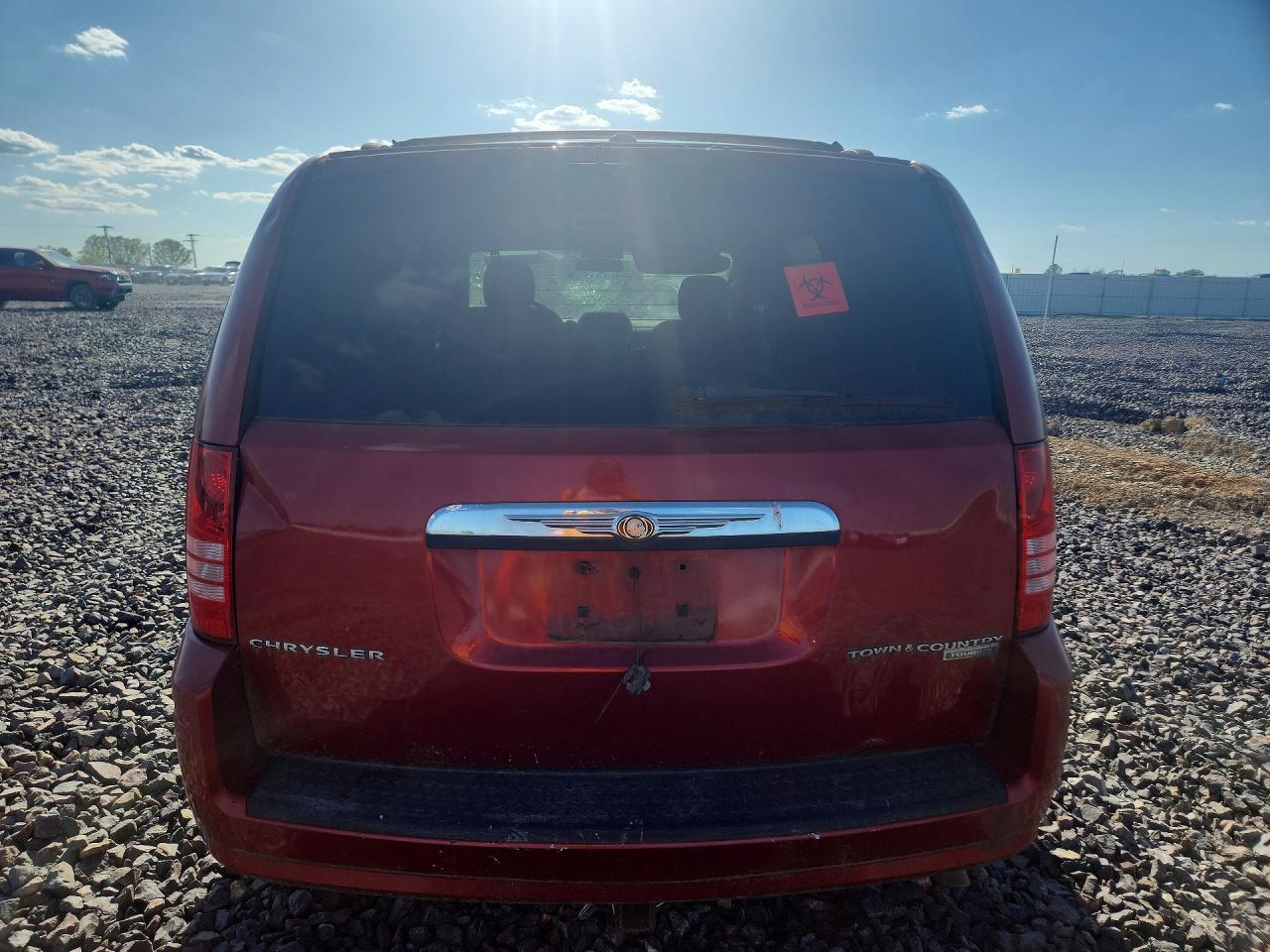 2010 Chrysler Town & Country Touring - Фото 6