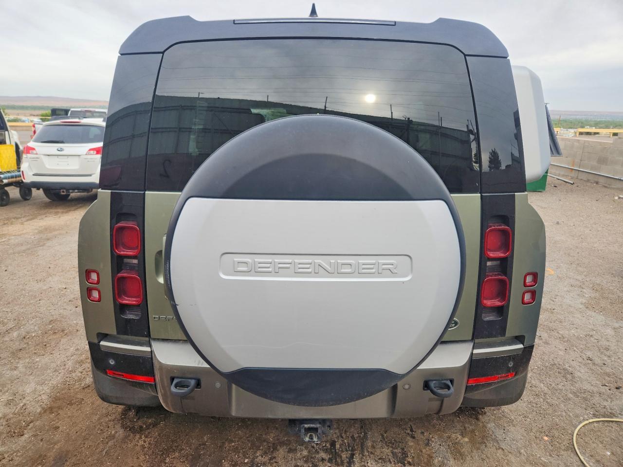 2023 Land Rover Defender 110 X-Dynamic Se - Image 6