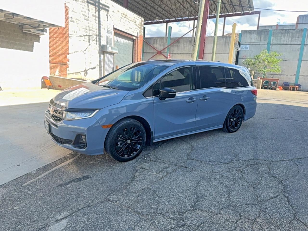 2025 Honda Odyssey Sport-L - Фото 2