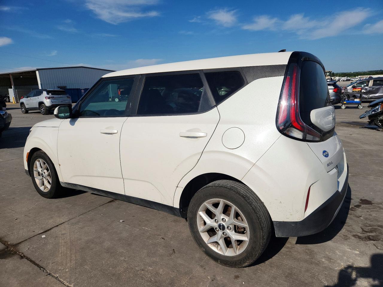 2023 Kia Soul Lx - Image 2