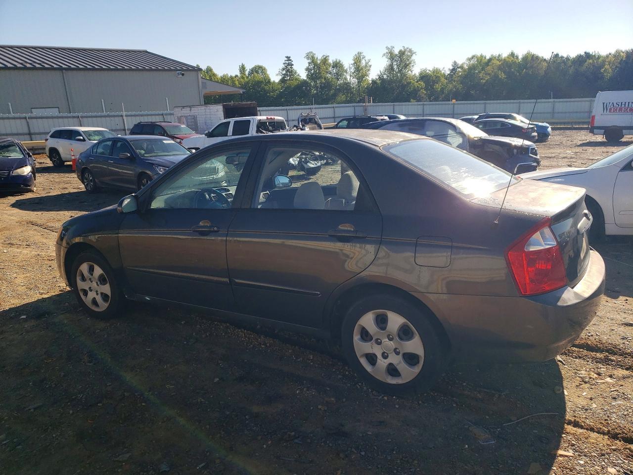 2004 Kia Spectra Lx - Фото 2
