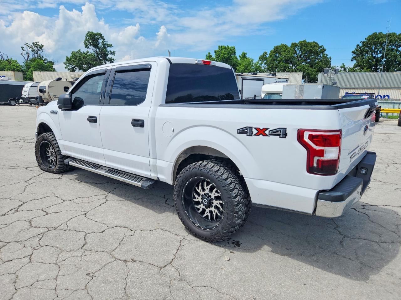 2018 Ford F150 Supercrew - Фото 2