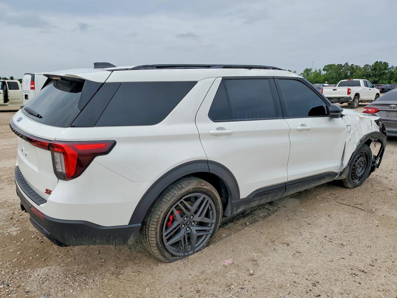 2025 Ford Explorer St-Line - Фото 3