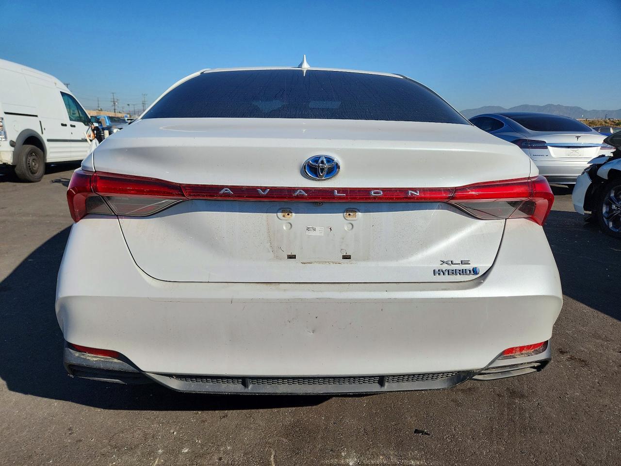 2019 Toyota Avalon Hybrid Xle - Image 6