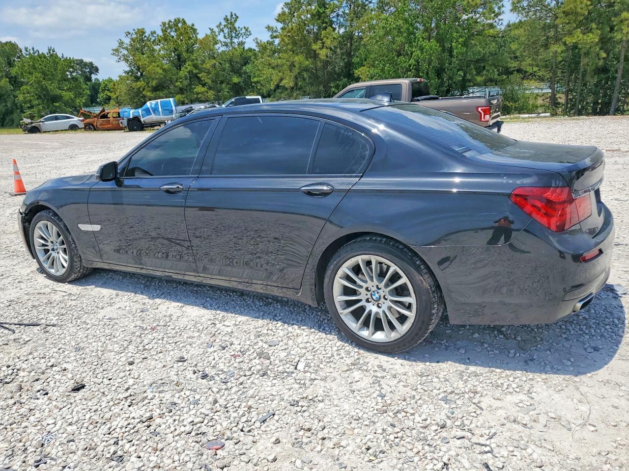 2015 BMW 740 Li - Image 2