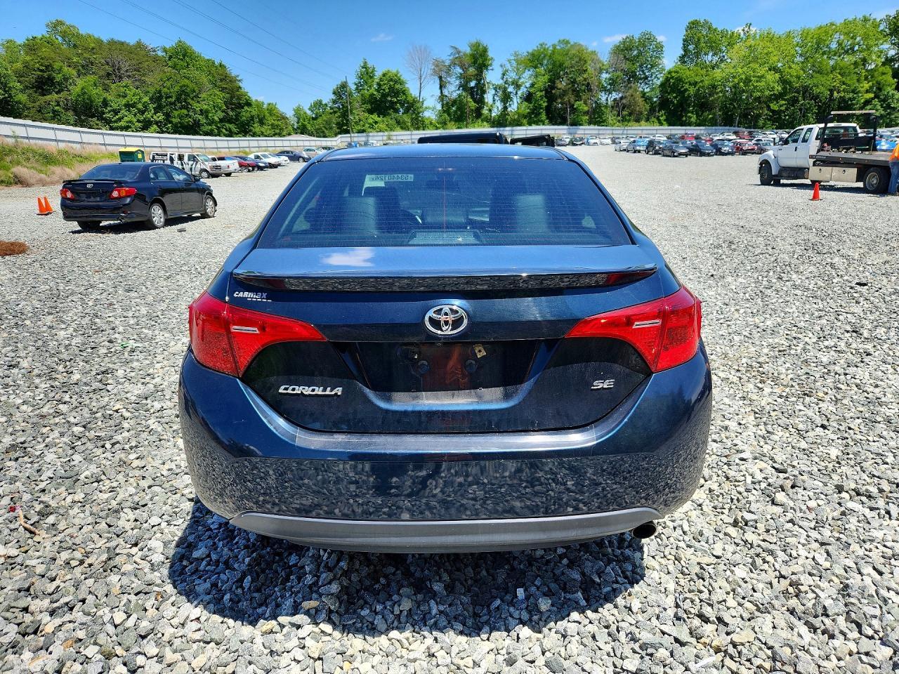 2017 Toyota Corolla Se - Image 6