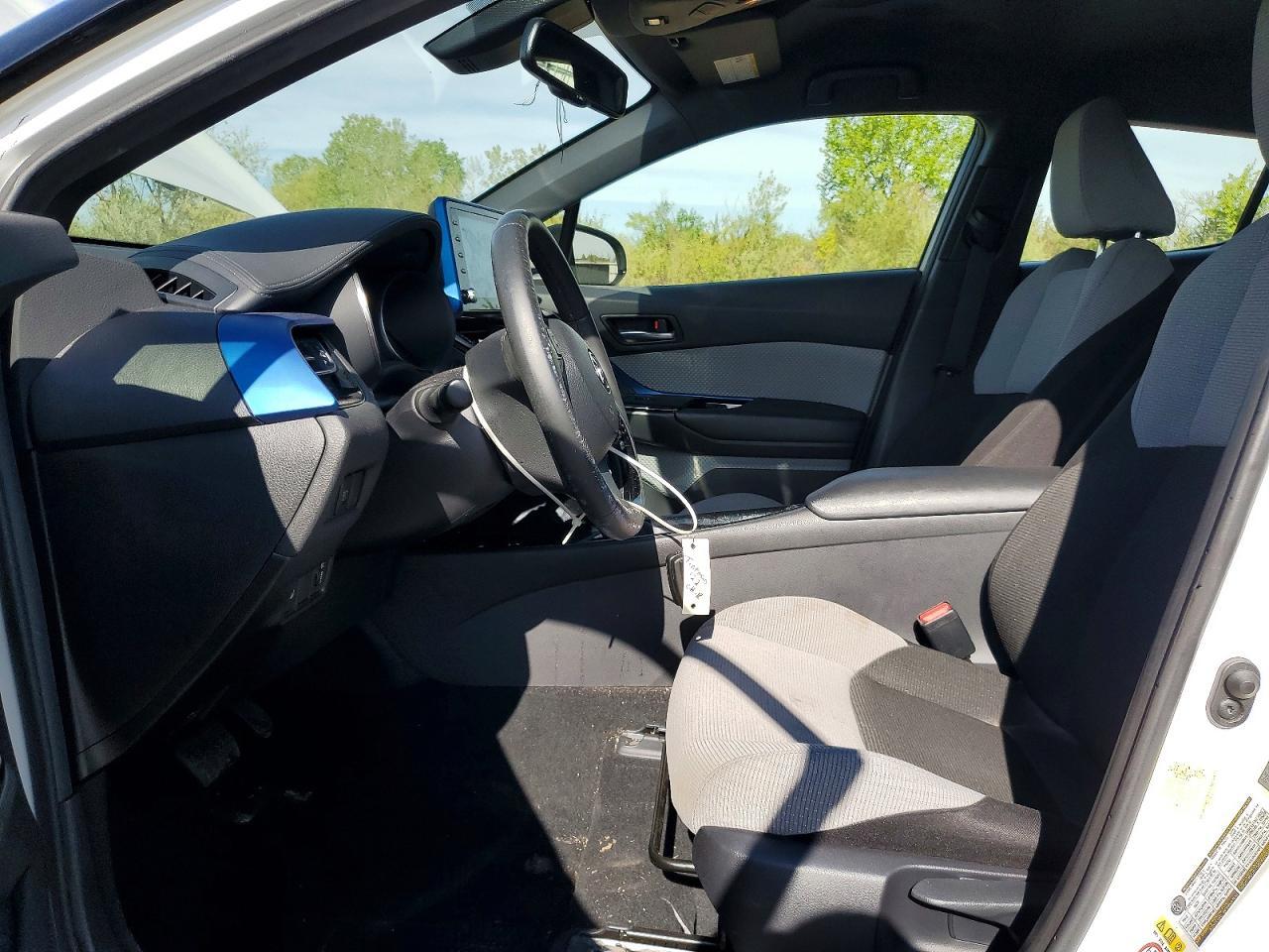 2019 Toyota C-Hr Xle - Image 7