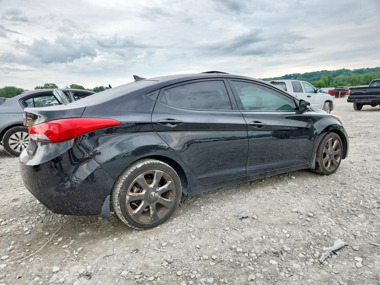 2013 Hyundai Elantra Limited - Image 3