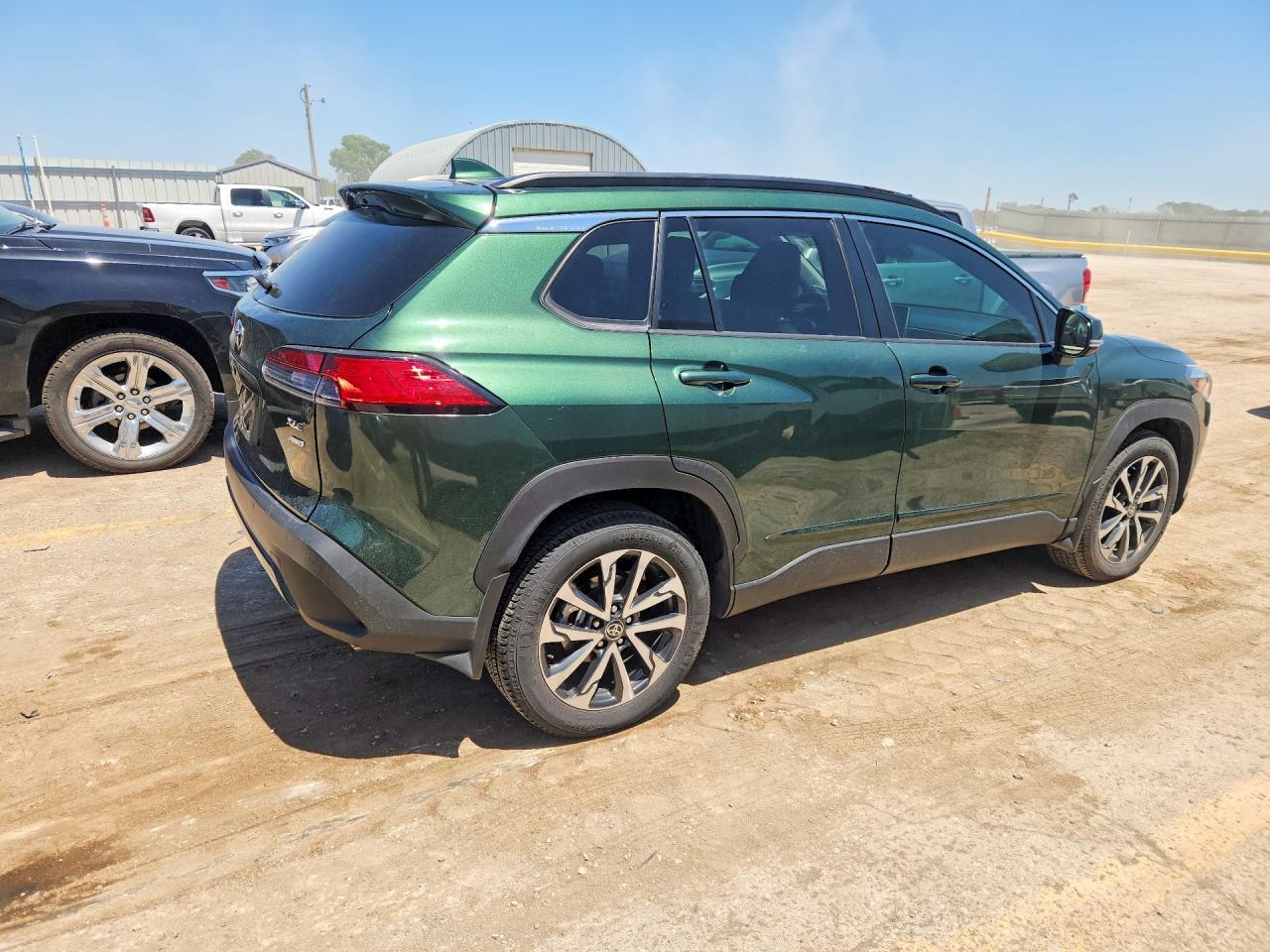 2022 Toyota Corolla Cross Xle - Image 3