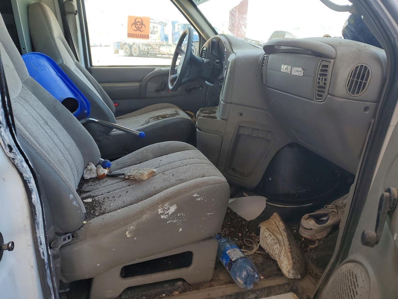 2000 GMC Safari Xt - Image 7