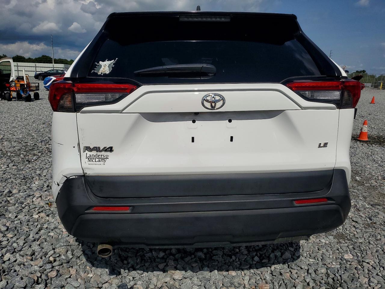 2023 Toyota Rav4 Le - Image 6