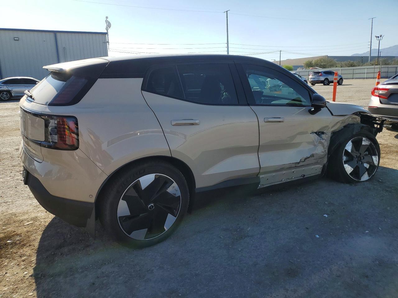 2026 Volvo Ex30 Ultra - Image 3