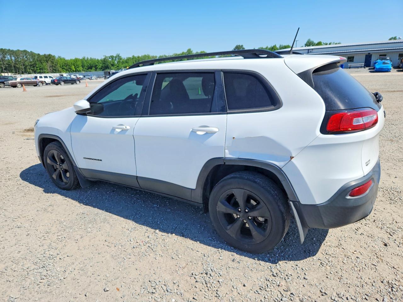 2018 Jeep Cherokee Latitude - Image 2