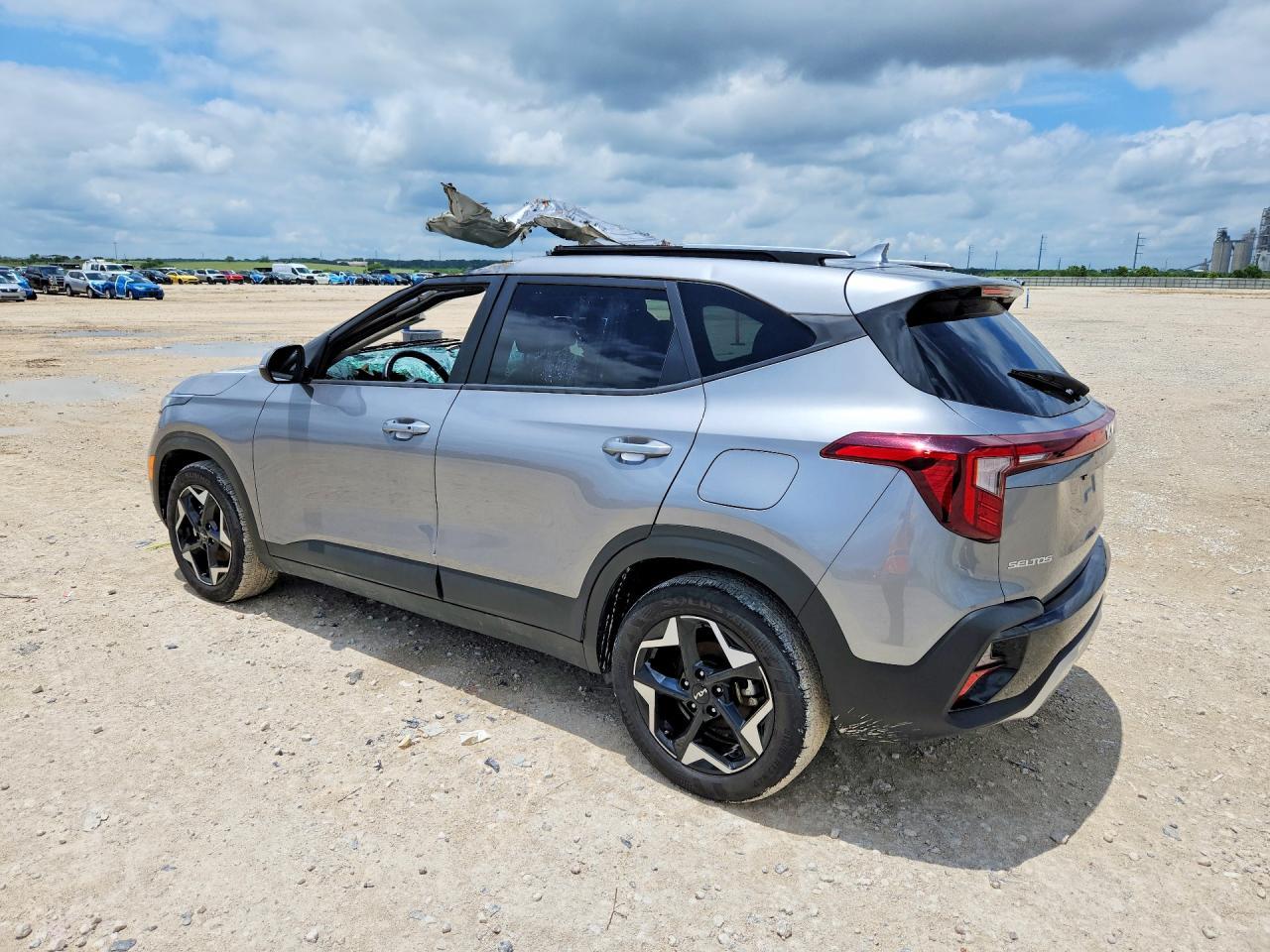 2025 Kia Seltos S - Image 2