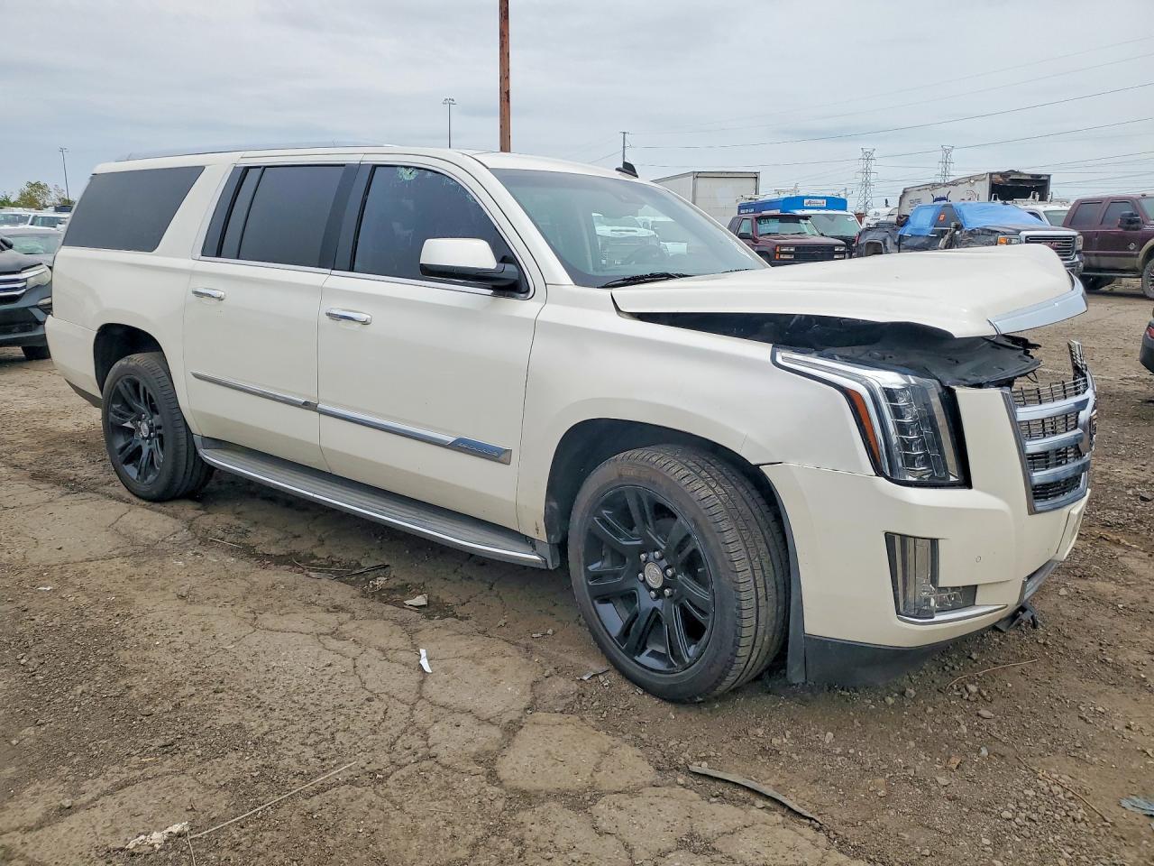 2015 Cadillac Escalade Esv Luxury - Image 4