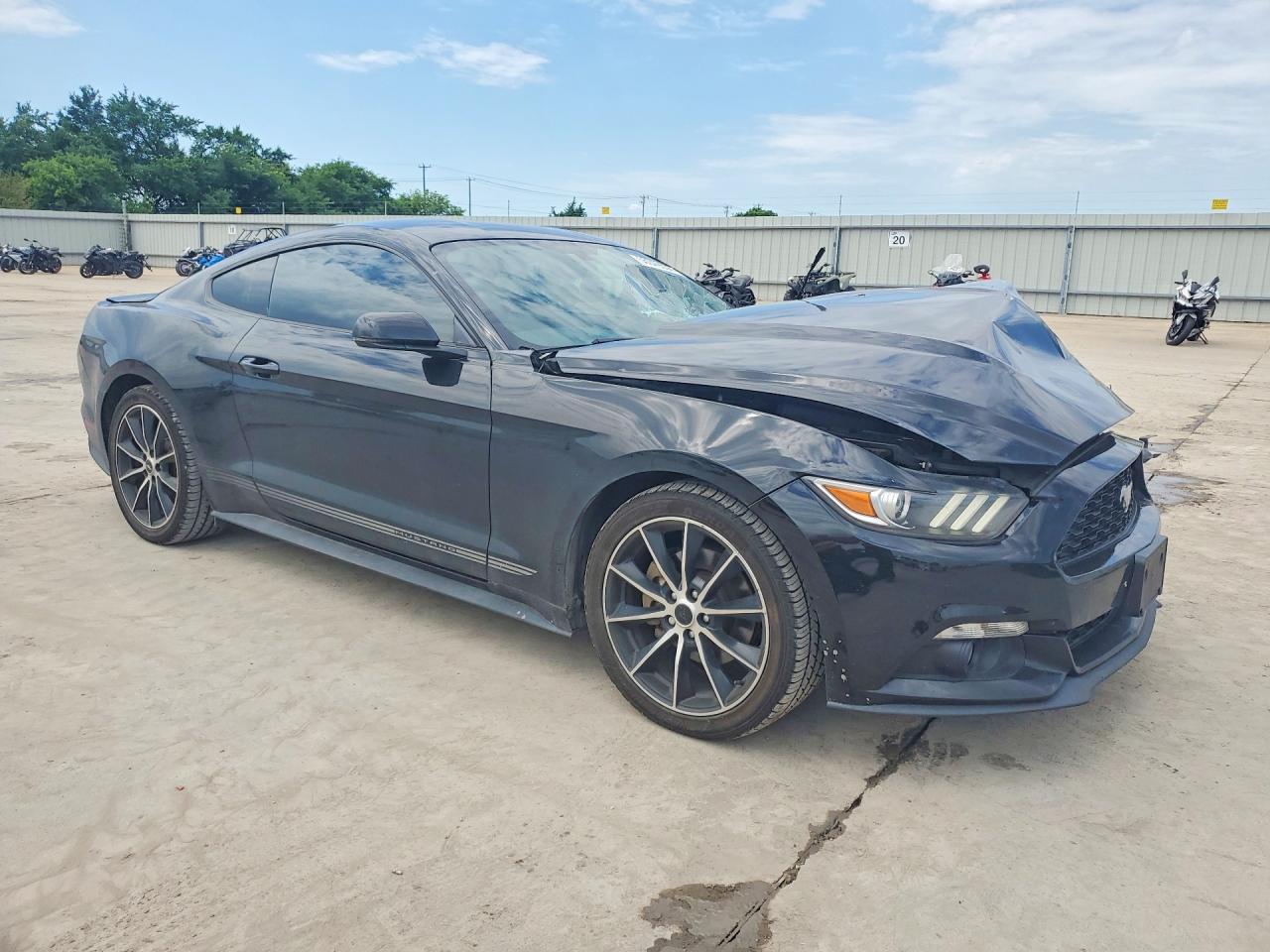 2017 Ford Mustang - Фото 4