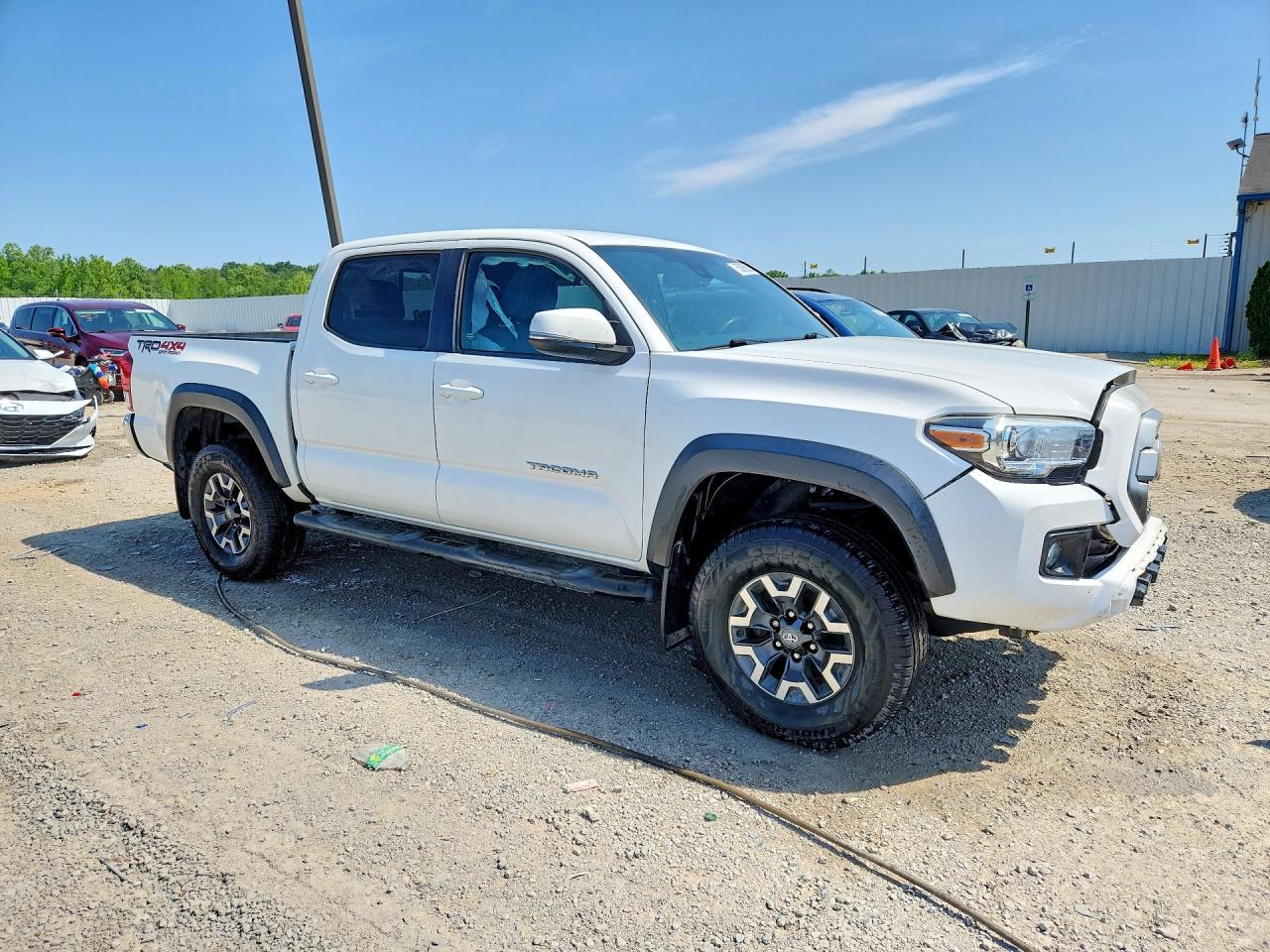 2019 Toyota Tacoma Trd Off-Road - Image 4