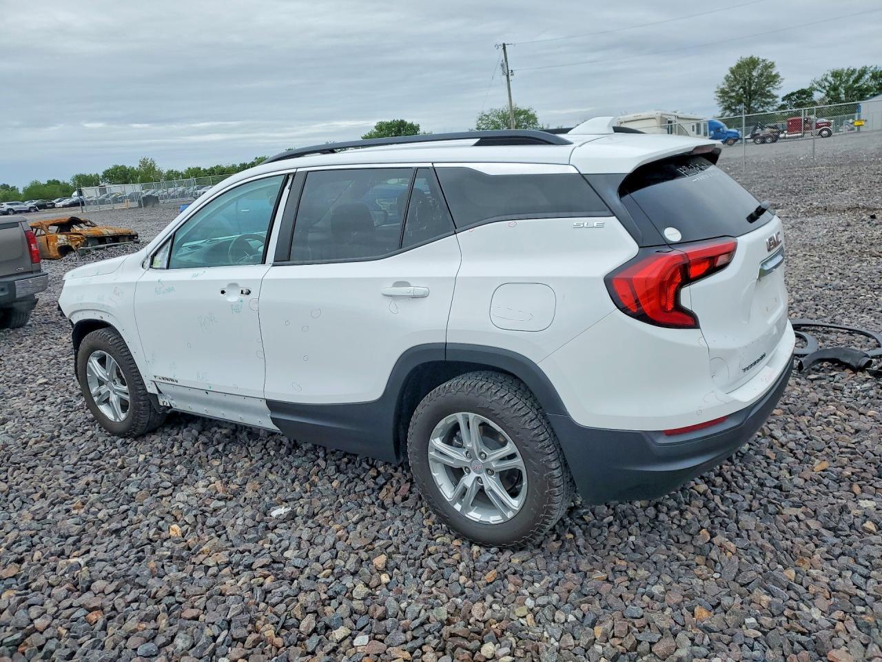 2021 GMC Terrain Sle - Фото 2