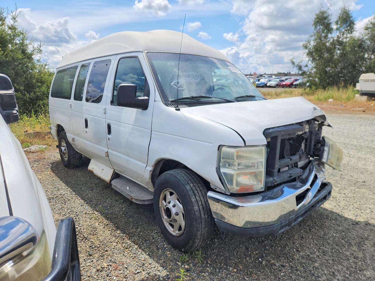 2008 Ford Econoline Cargo E-15 - Image 4