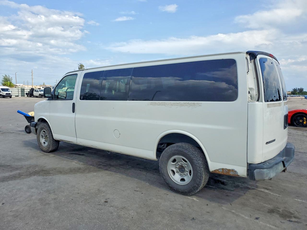 2018 Chevrolet Express G3500 Lt - Фото 2