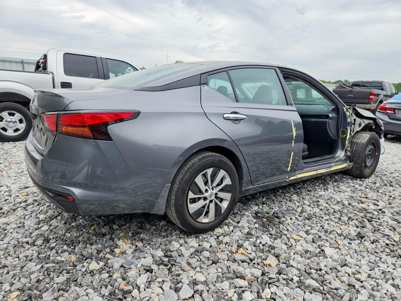 2025 Nissan Altima 2.5 S - Фото 3