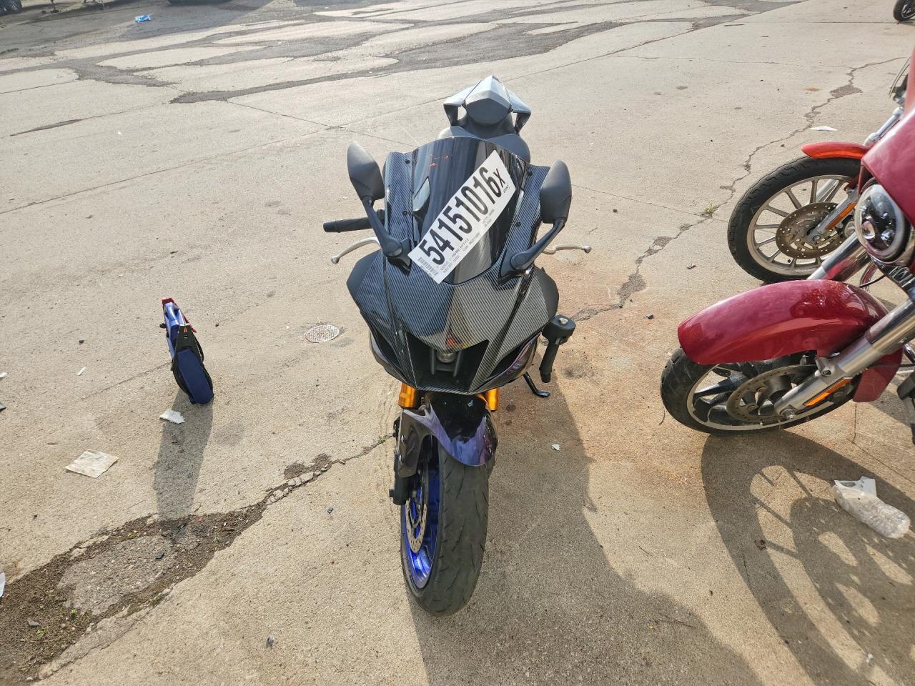 2025 Yamaha Yzfr7 - Фото 2