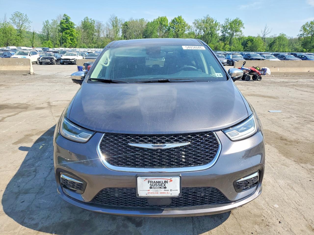 2023 Chrysler Pacifica Hybrid Limited - Image 5