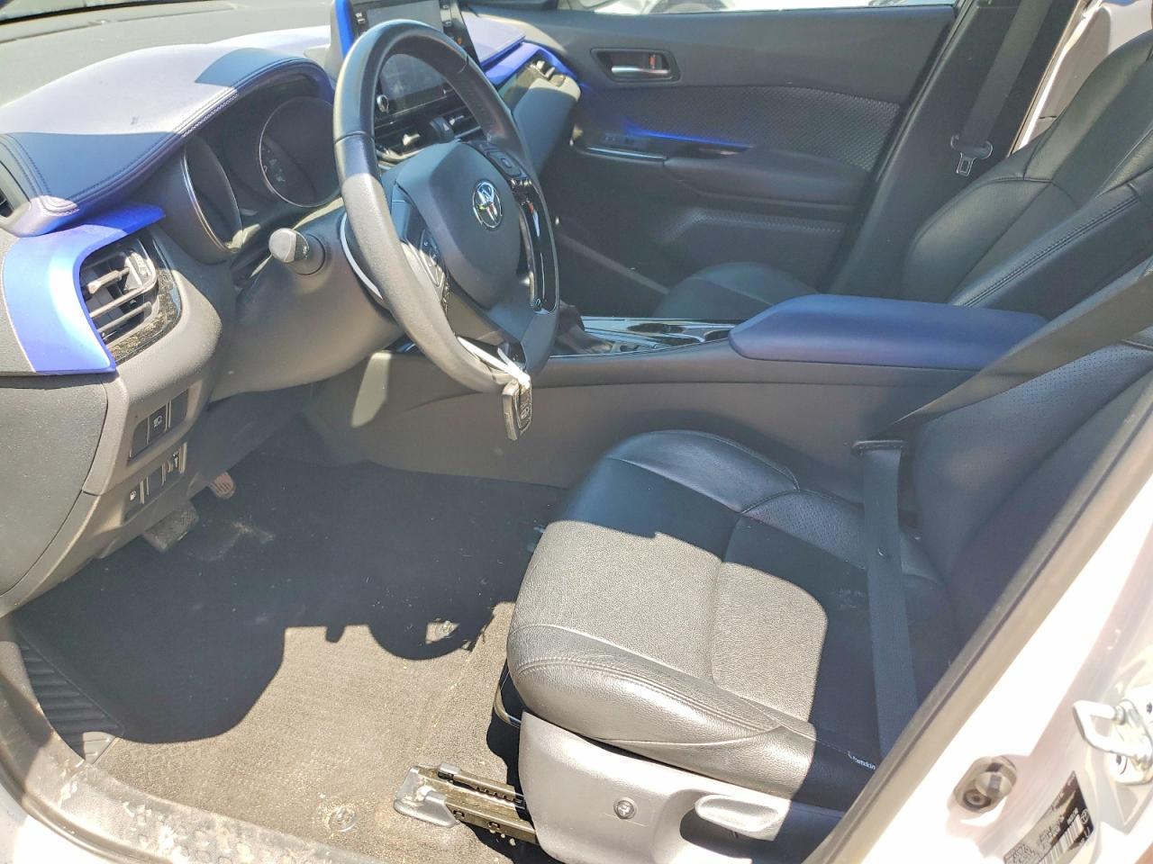 2020 Toyota C-Hr Xle - Image 7