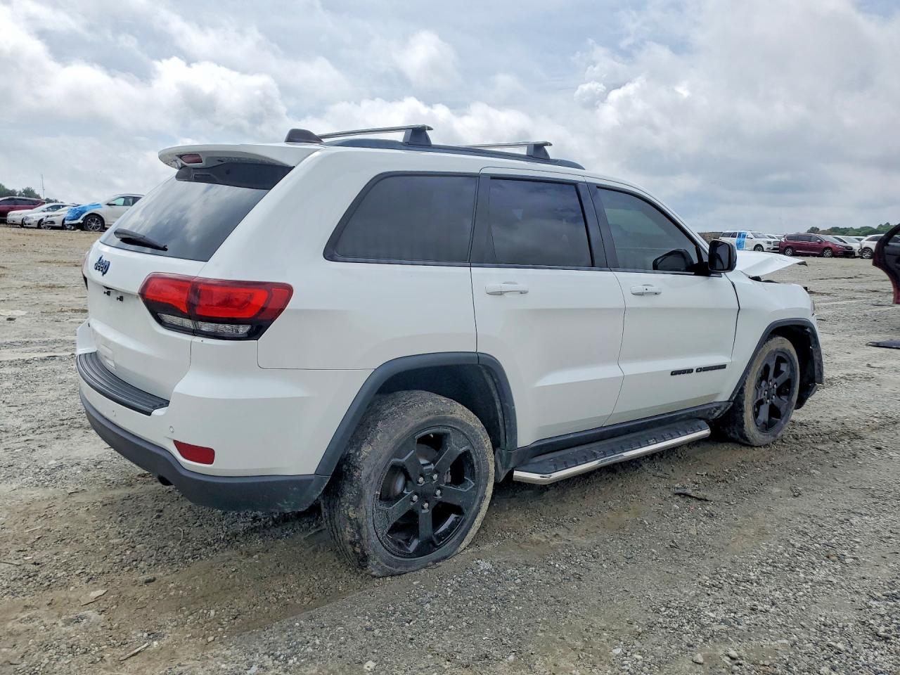 2018 Jeep Grand Cherokee Laredo - Фото 3