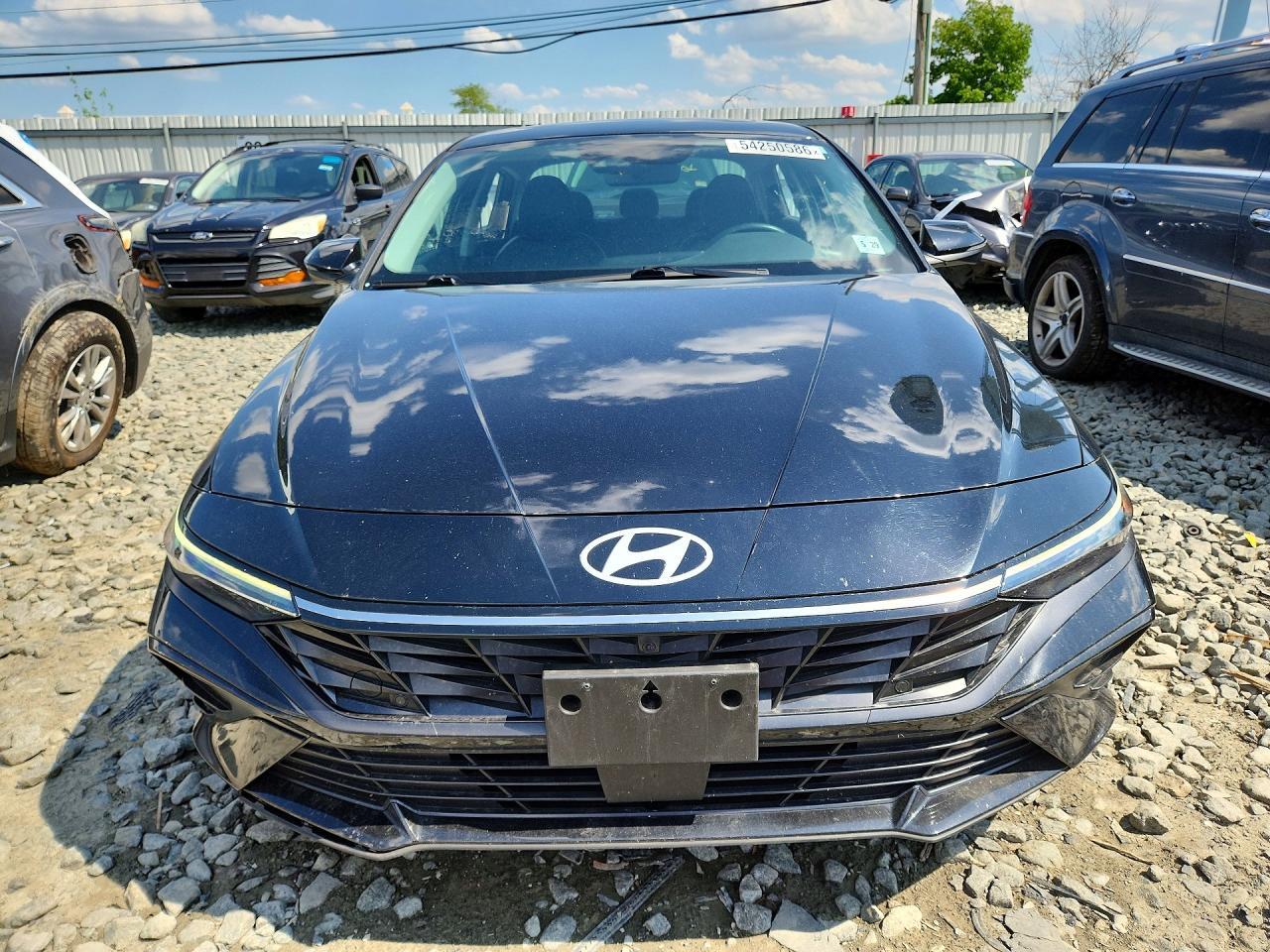 2024 Hyundai Elantra Limited - Image 5
