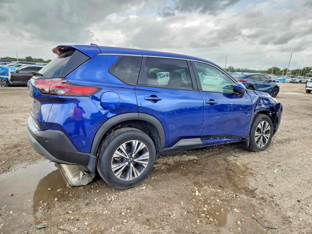2023 Nissan Rogue Sv - Image 3