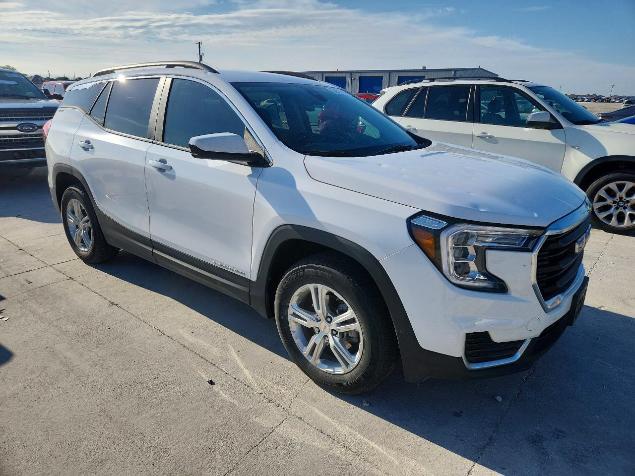 2024 GMC Terrain - Image 4