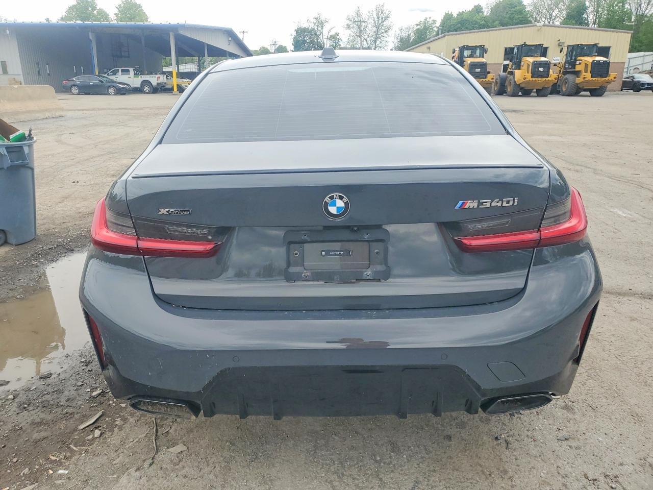 2025 BMW M340Xi - Image 6