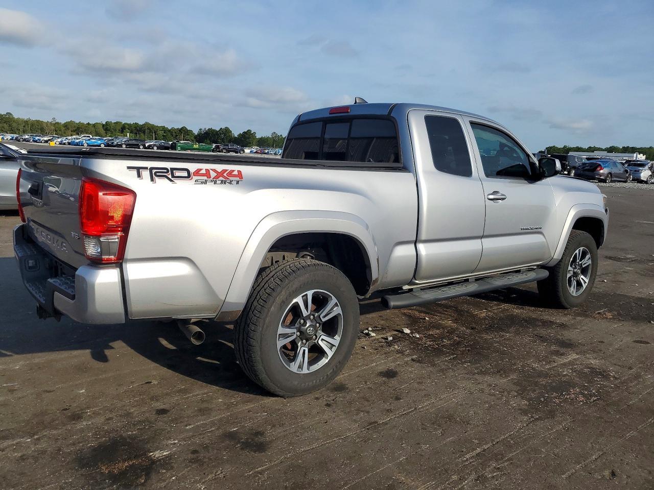 2017 Toyota Tacoma Trd Sport - Image 3