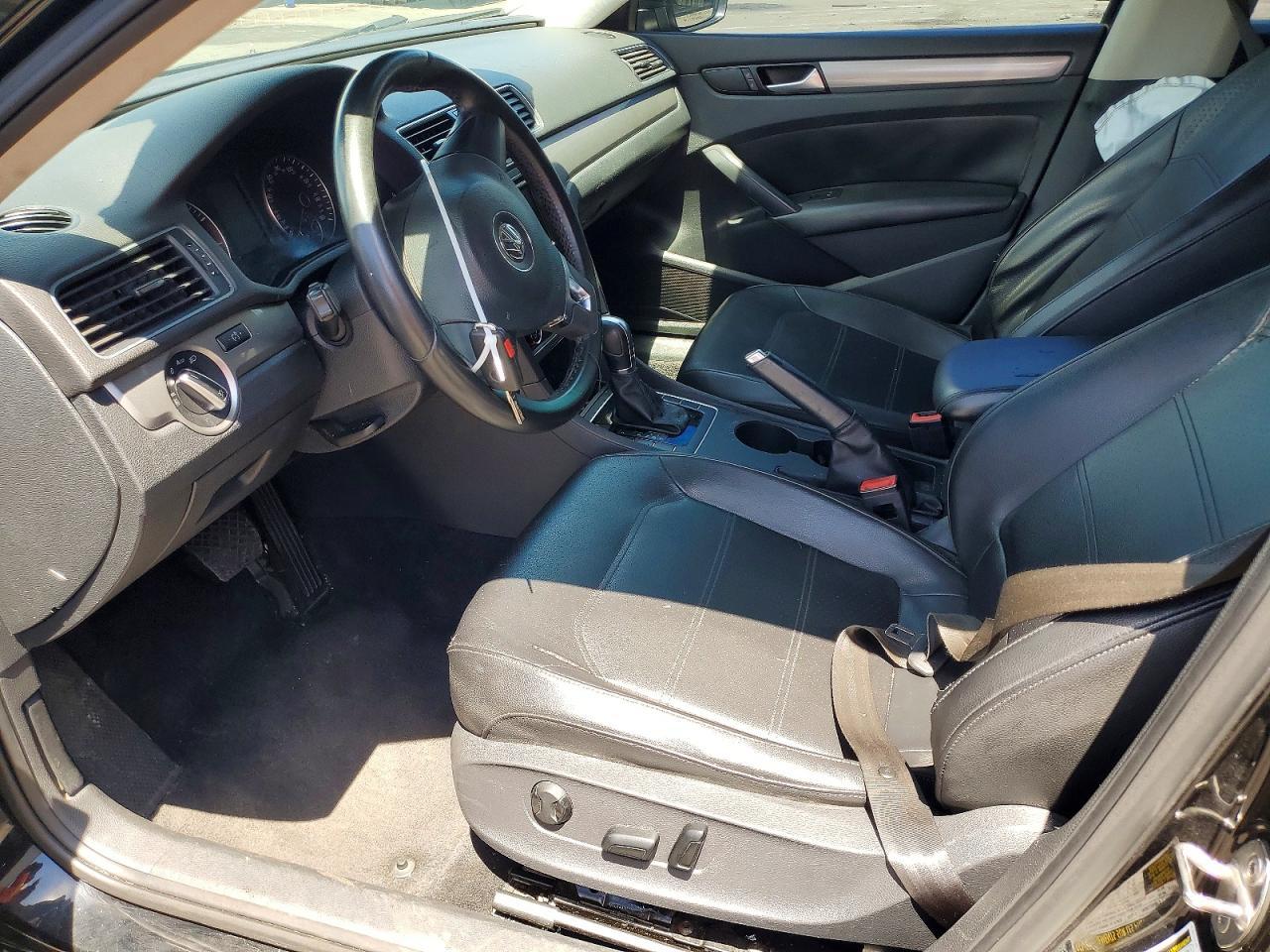 2015 Volkswagen Passat S - Image 7