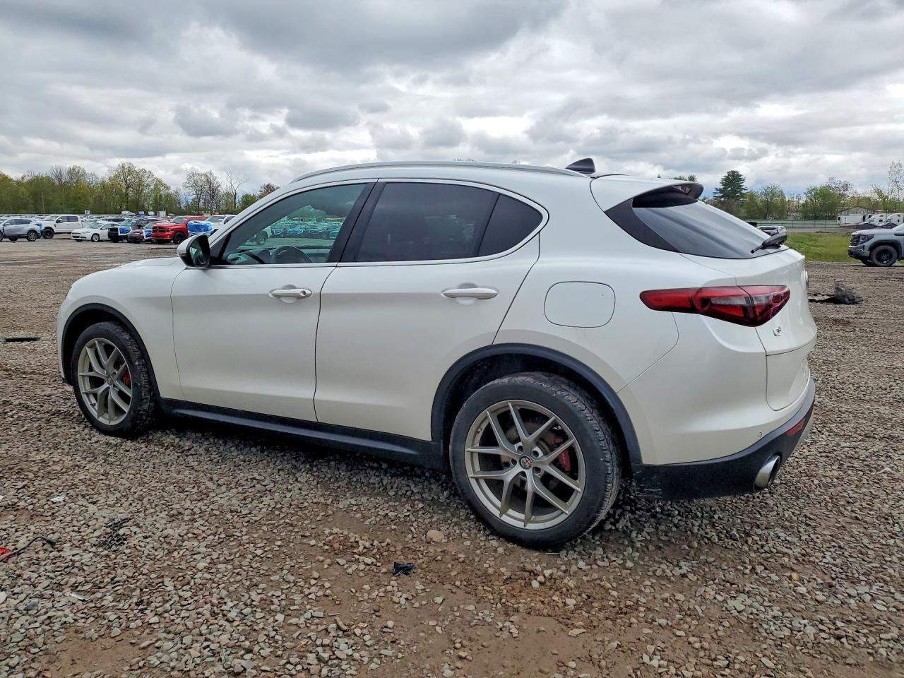 2018 Alfa Romeo Stelvio Ti - Image 2