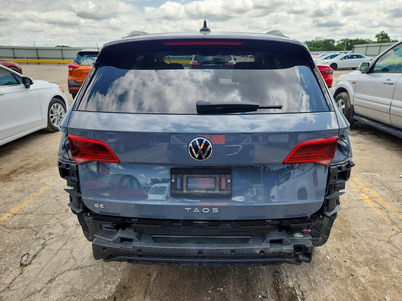 2022 Volkswagen Taos Se - Фото 6