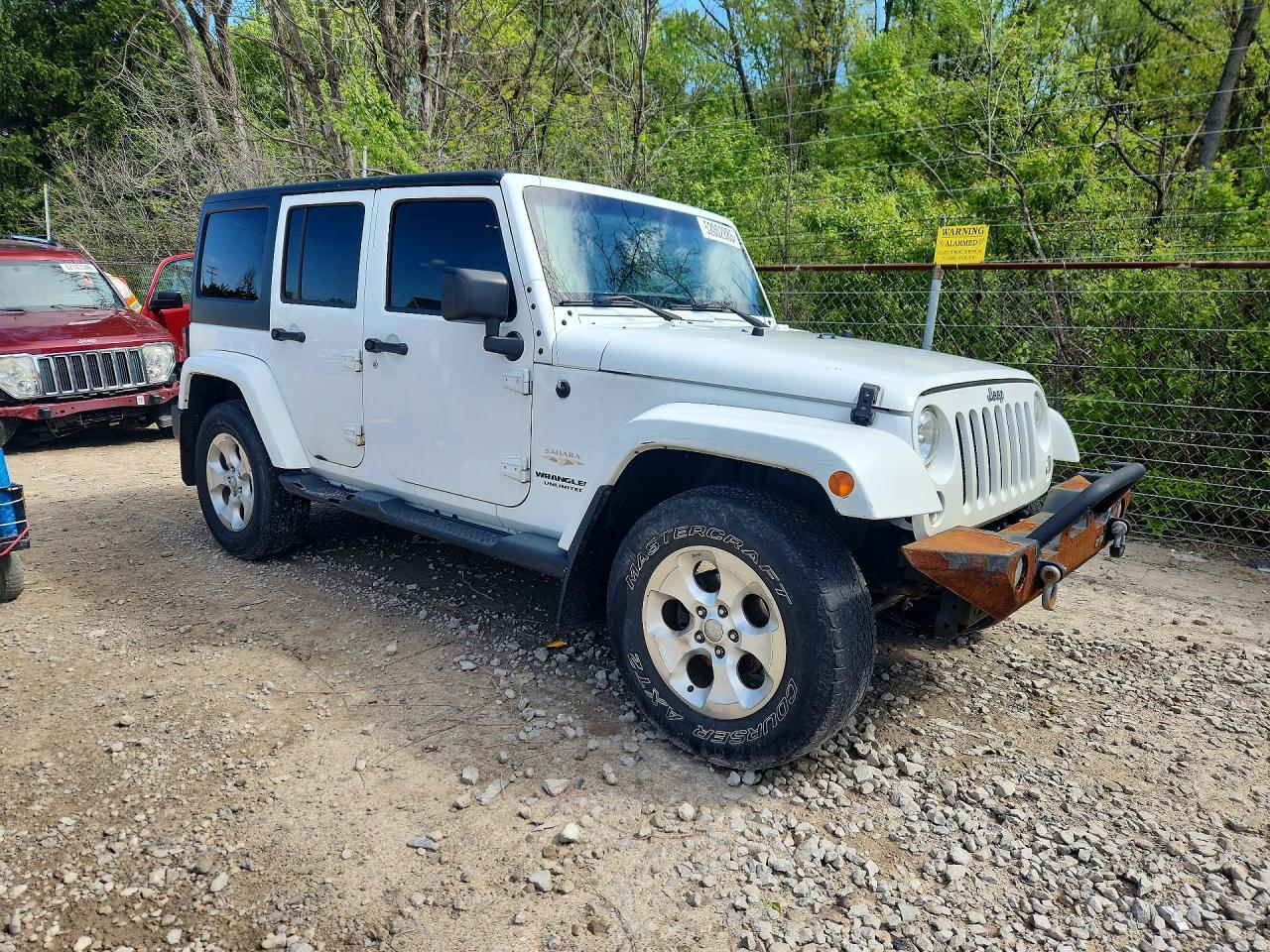2015 Jeep Wrangler Unlimited Sahara - Image 4