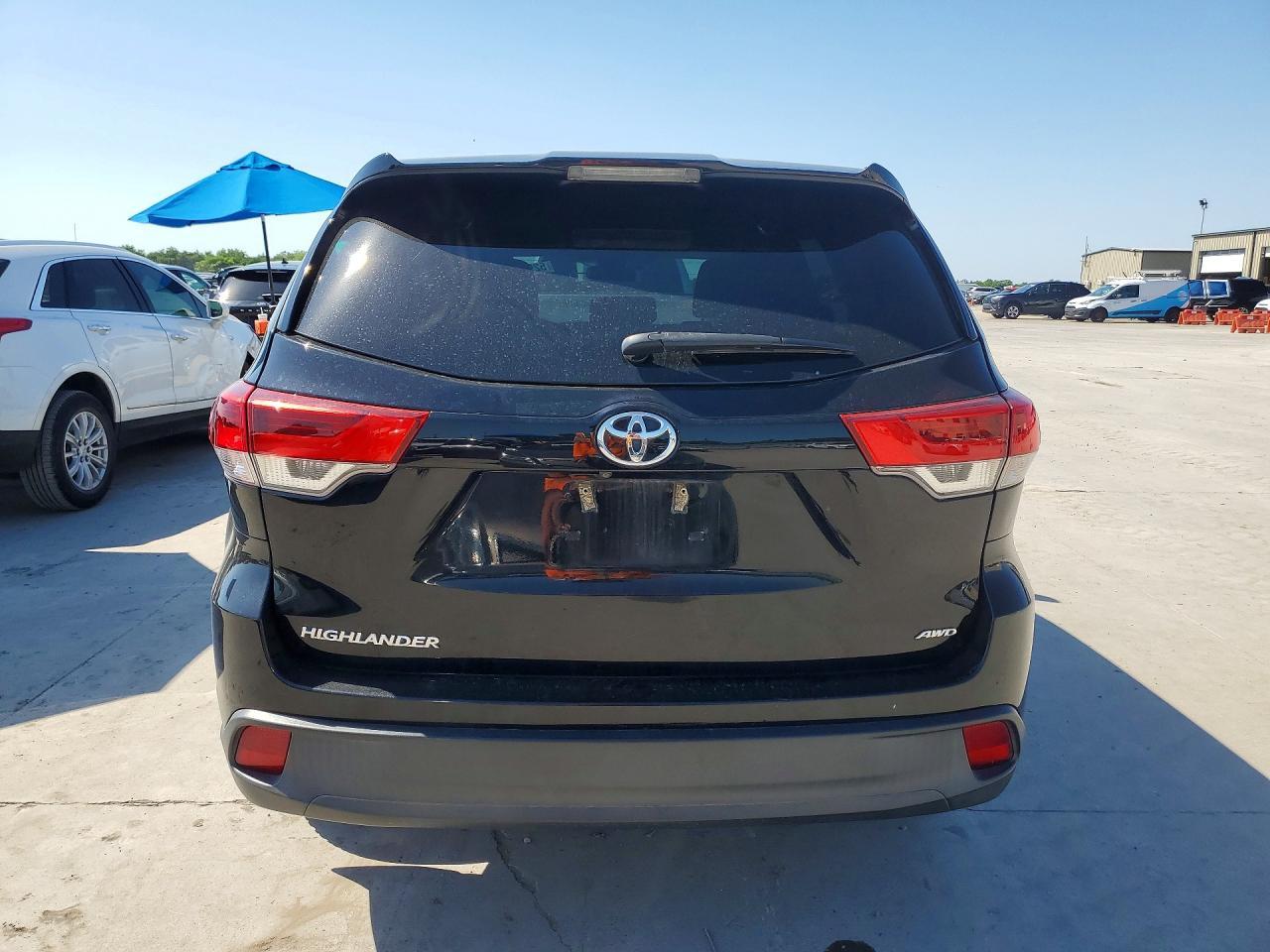 2019 Toyota Highlander Le - Фото 6