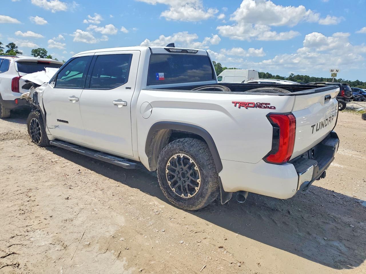 2023 Toyota Tundra Sr5 - Фото 2