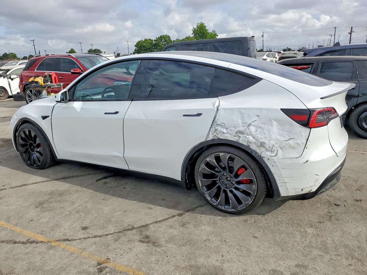 2023 Tesla Model Y - Image 2