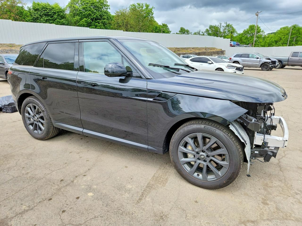 2026 Land Rover Range Rvr - Image 4