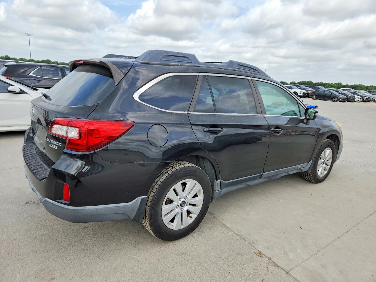 2015 Subaru Outback 2.5I Premium - Image 3