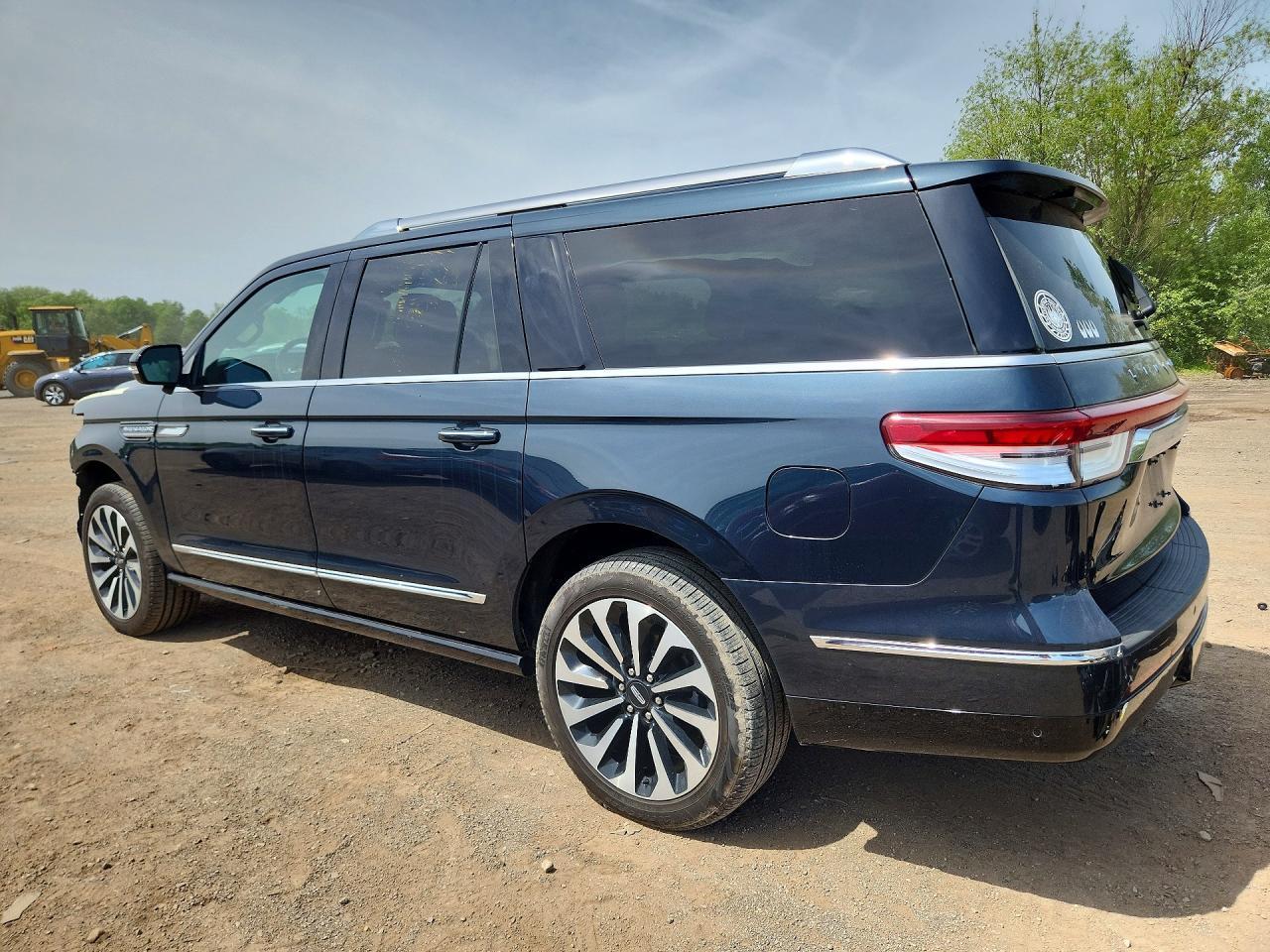 2024 Lincoln Navigator L Reserve - Image 2