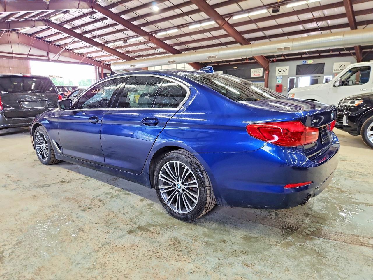2020 BMW 530 Xi - Image 2