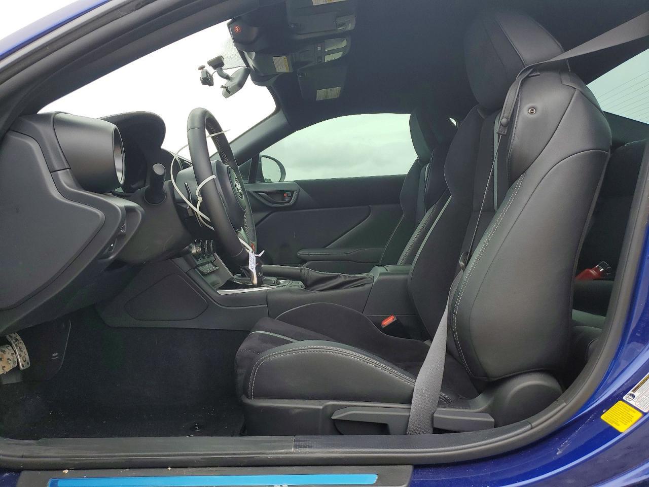 2025 Toyota Gr 86 Premium - Image 7